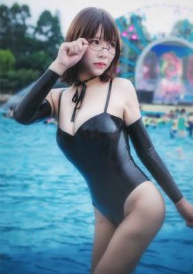 他揉捏她两乳不停呻吟_1080电影免费在线